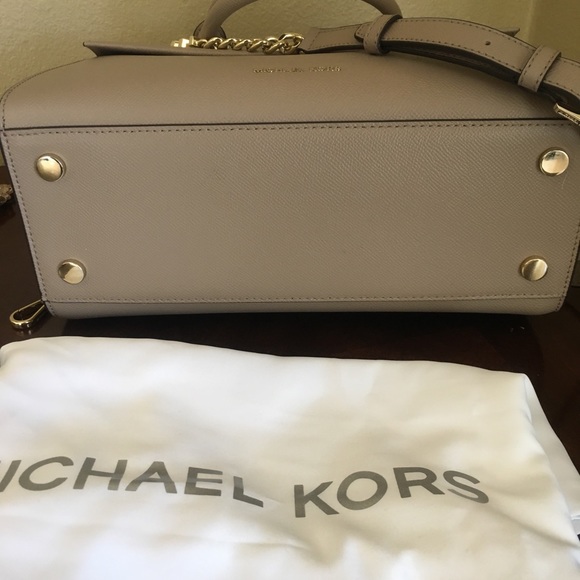 Price firm ❗️Michael kors medium Sylvia satchel - Picture 5 of 8